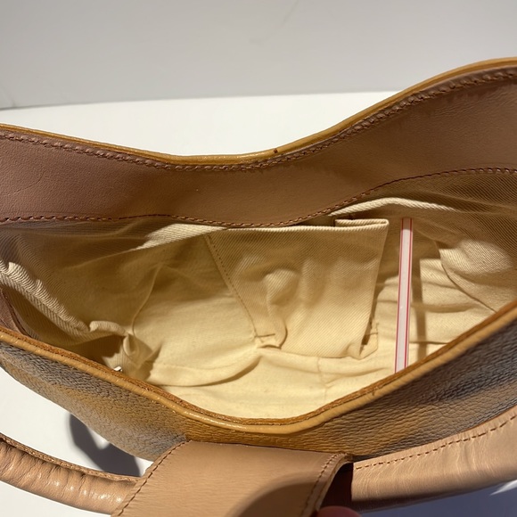 Guia’s genuine leather shoulder/hand bag - Picture 8 of 12
